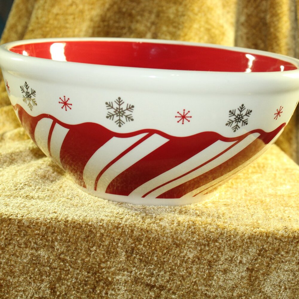 Terramoto 9.5" Ceramic Red White Candy Cane Striped Christmas Bowl